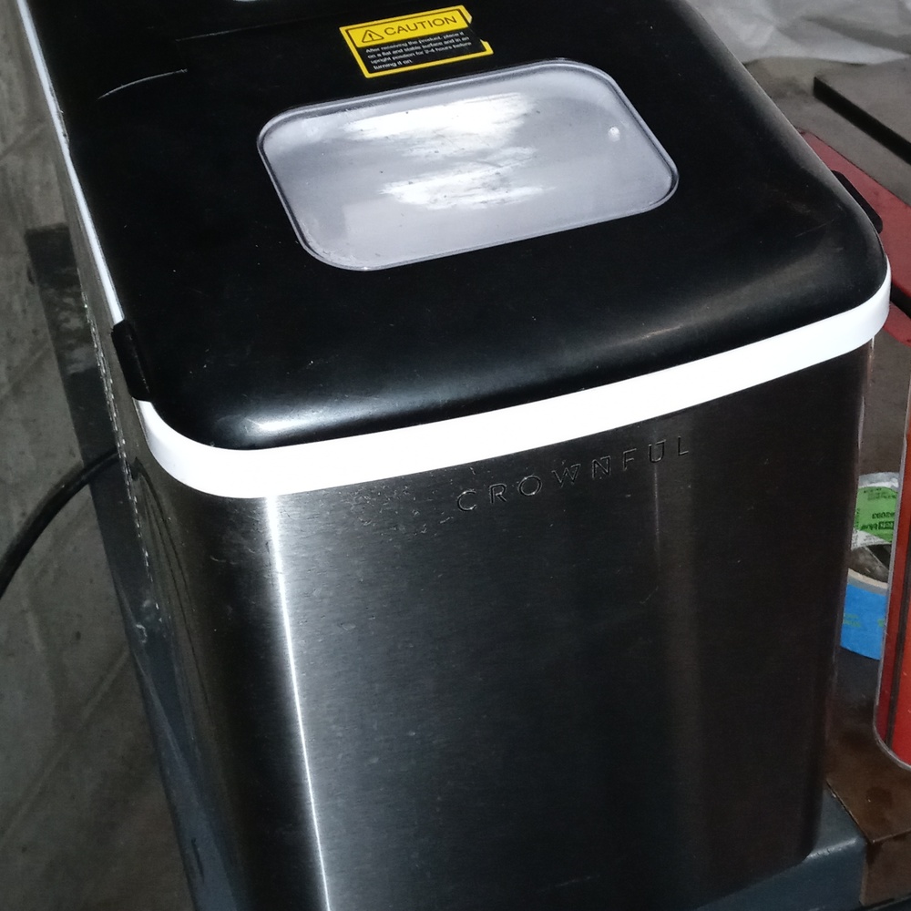 Tabletop ice machine